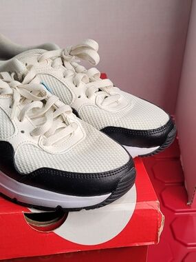 NIKE AIR MAX SC SIZE 8 WOMENS